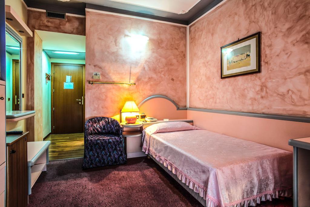 Hotel Grazia Deledda Sassari Phòng bức ảnh